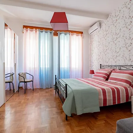 Homedesirome - La Casa A Colori Róma